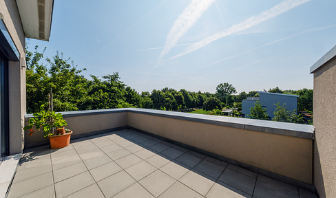 Oberneuland: Neuwertiges Reiheneckhaus mit Grünblick, Dachterrasse – provisionsfrei