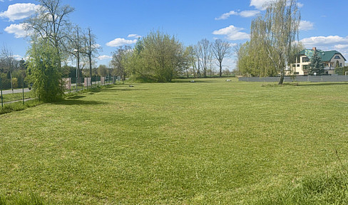 Looking for friendly neighbors! Two large, dividable, and sunny plots of land for sale in 16766 Kremmen!