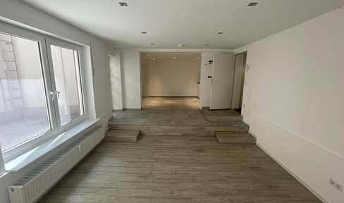 Central 2-room city center apartment with access to the outside (patio) in Münster