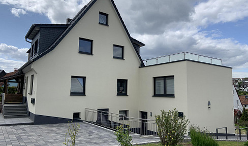 Modern 3-suite ground floor balcony garden underfloor heating & fiber optics - new building 2023