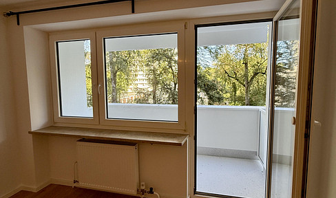 Geschmackvolle & kernsanierte 3-Zi-Wohnung | ERSTBEZUG | Parkett + Feinstein + Einbauküche + Balkon