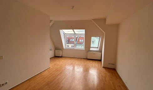 !! Provisonsfrei !! 2-Zi Dachgeschoss Wohnung in Bestlage von F-Hain