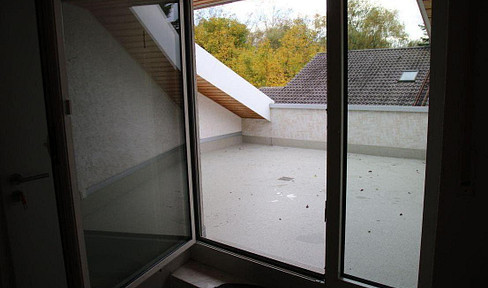 Large apartment with roof terrace and garden, central and quiet in Rain