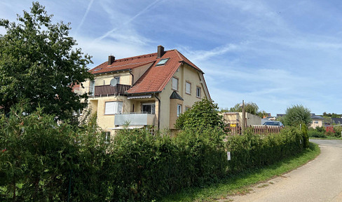 Beautiful semi-detached house on the edge of the village with unobstructed views // 147 sqm living space / 7 rooms / move in & feel good