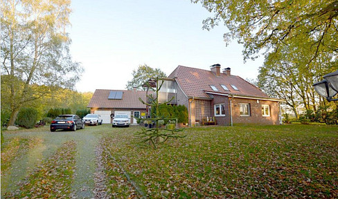 Rural dream home for families - detached EFH with barn, large plot near HH