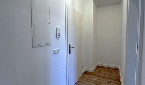 Core-renovated 3-room apartment with balcony for rent