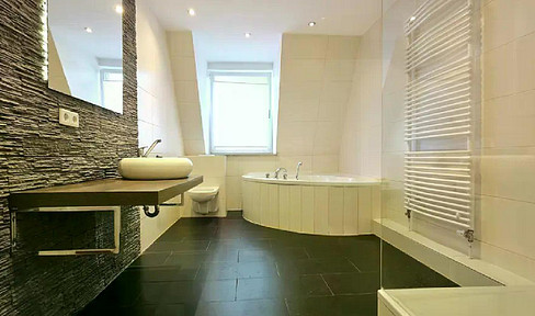 Commission-free 2-room maisonette apartment in Südstadt