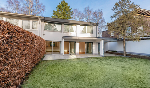 Modern family home near the Elbe - quiet living in Rissen