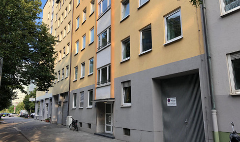 Sunny 3-room apartment with a large south-facing balcony.