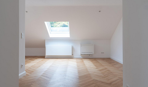 Urban living and Rhine location: first occupancy after refurbishment in K-Rodenkirchen