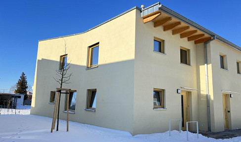 Dream directly on Lake Cospuden - apartment with private entrance, terrace, garden and parking spaces