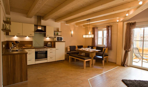 Schöne, helle,  voll möblierte 104 qm Wohnung zu vermieten