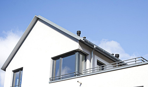 Ruhige und helle Wohnung mit Dachterrasse
