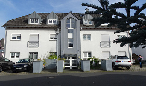 5-room maisonette with garden, terrace and carport in Mühlheim in a quiet residential street