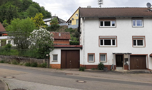 Free of commission! Semi-detached house with large garden and expansion potential in Altoberndorf am Neckar