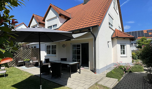 from private owner without estate agent - High-quality, exclusive DHH in prime location with cellar - built in 1999!