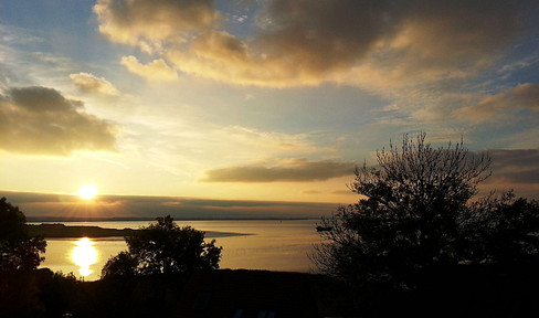 Free of commission: 3-room apartment with sea view