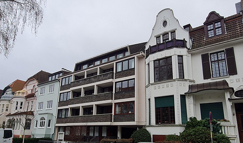 attractive 2-room apartment with balcony, Schwachhausen near Wachmannstraße / Joseph Stift