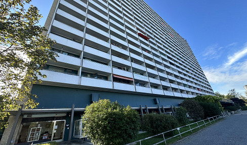 Large furnished 1-room apartment with balcony in Munich-Solln for rent from 01.04.2026