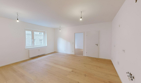 First occupancy in the Karmeliterviertel - 3 room apartment after renovation