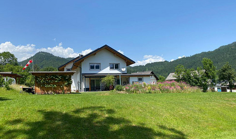 Lovely, luxurious home with 2 separate vacation apartments