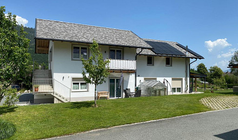 Alpine idyll in Weißbriach, near Weissensee: exclusive residential house with 2 apartments.