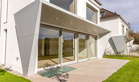 New build detached house with possible granny apartment, underground parking and dream view