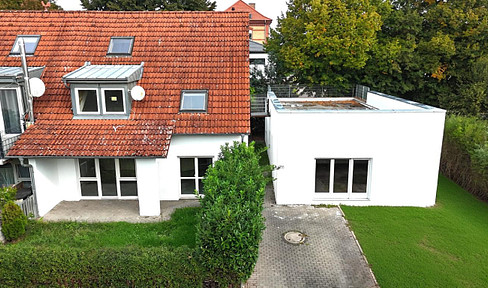 Great combination: Semi-detached house plus guest house * in Landau
