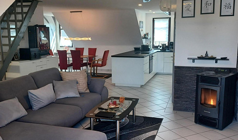Klimatisierte mod.lichtdurchfl.DG-Whg. Pelleto+PV-Anlage,unverb.FERNSICHT+3-Fachvergl.