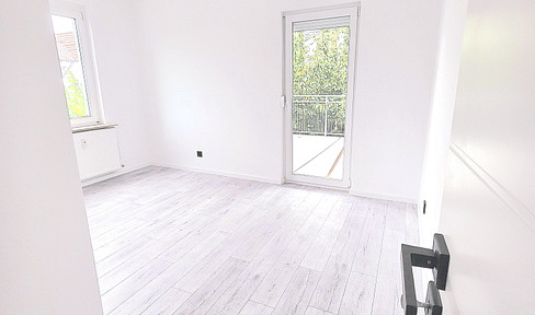Erstbezug | Elegante 100m² 4,5 Zimmer Wohnung | Balkon & Kamin