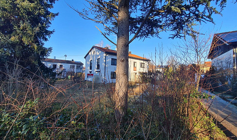 DHH with large garden for core refurbishment (converted house) or new build