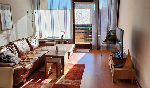 Comfortable 3-room apartment with a balcony, fully furnished and ready to move in immediately.