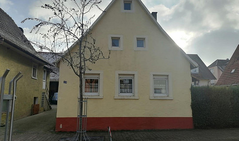 Vermietetes Einfamilienhaus mit Nebengebäuden in Bruchsal-Helmsheim ***PROVISIONSFREI***