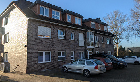 Top-floor 3-room apartment with balcony and parking space