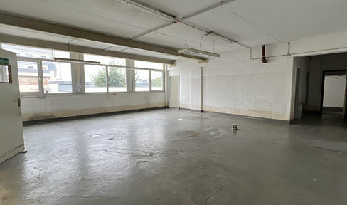 Flexible storage space with parking spaces - Leverkusen Opladen