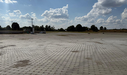 From €1.00 per square meter - Open land available for transport companies, construction, storage, and container yards, starting from 2000 square meters, and divisible into smaller areas.