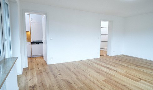 Unique! Completely renovated, modern 2-room apartment with large south-west-facing balcony