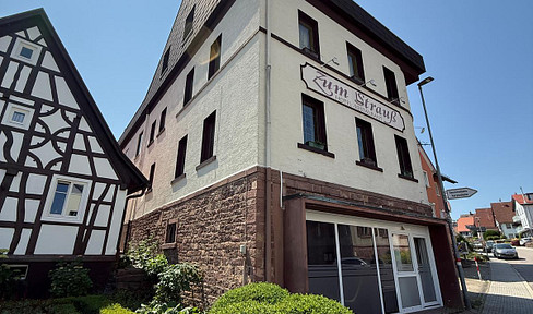 Große 2,5 Zimmer Wohnung mit riesigem Wohnzimmer