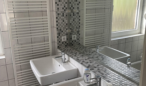 First floor apartment with garden