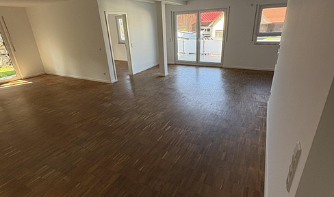 Gemütliche 3 Zimmer Gartenwohnung mit Garten u. Terrasse