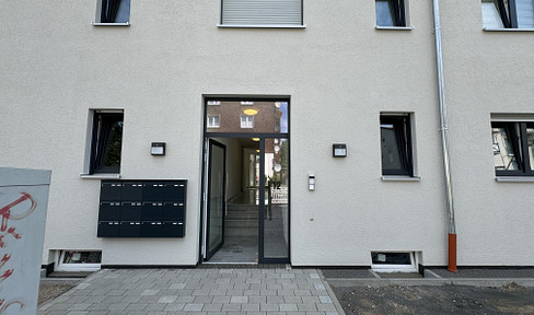 Neue Helle und großzügig geschnittene 2-Zimmer-Wohnung mit TiefgaragenStell. und Keller