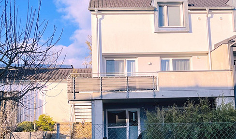 Exclusive KfW-55 detached house in a row, located in Großmehring / Ingolstadt.