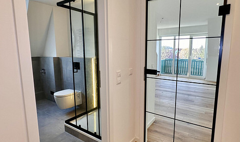 Freshly renovated 3-room apartment in Dresden-Laubegast-Light-flooded balcony & far-reaching views-new kitchen