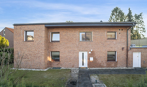 Modernisiertes Einfamilienhaus mit Dachterrasse, Photovoltaik & Garage in ruhiger Lage von Hilden