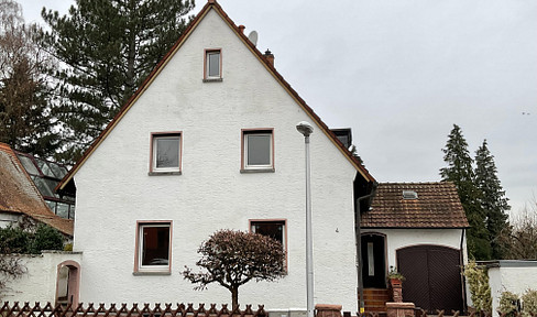 Large, centrally located detached house in Hanau