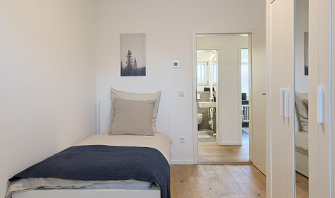 Zimmer mit eigenem Balkon in frisch sanierter WG in Hadern (U6)!