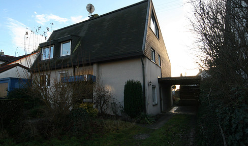 Spacious detached house with granny apartment in the heart of Steinenbronn