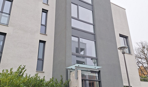 Top location! As-new 96 sqm apartment in Prinz-Karl-Viertel, 2nd floor, with terrace