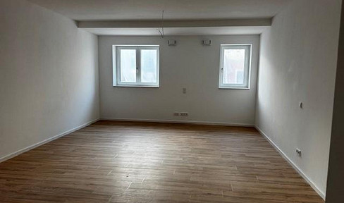 **Live rent-free for one month!** 1.5-room apartment - Fitted kitchen. E3-00-04, Unit 135.