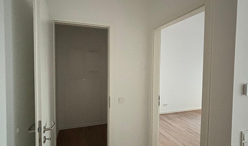 **Live rent-free for one month!** 2-room apartment - Fitted kitchen. E2-00-04, Unit 105.